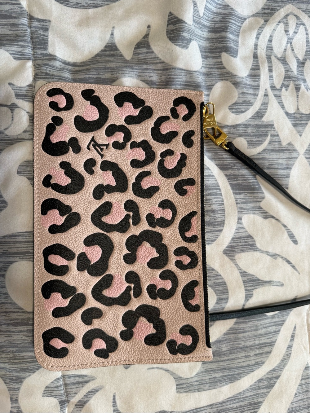 Authentic Louis Vuitton Wild at Heart Neverfull pouch mm size